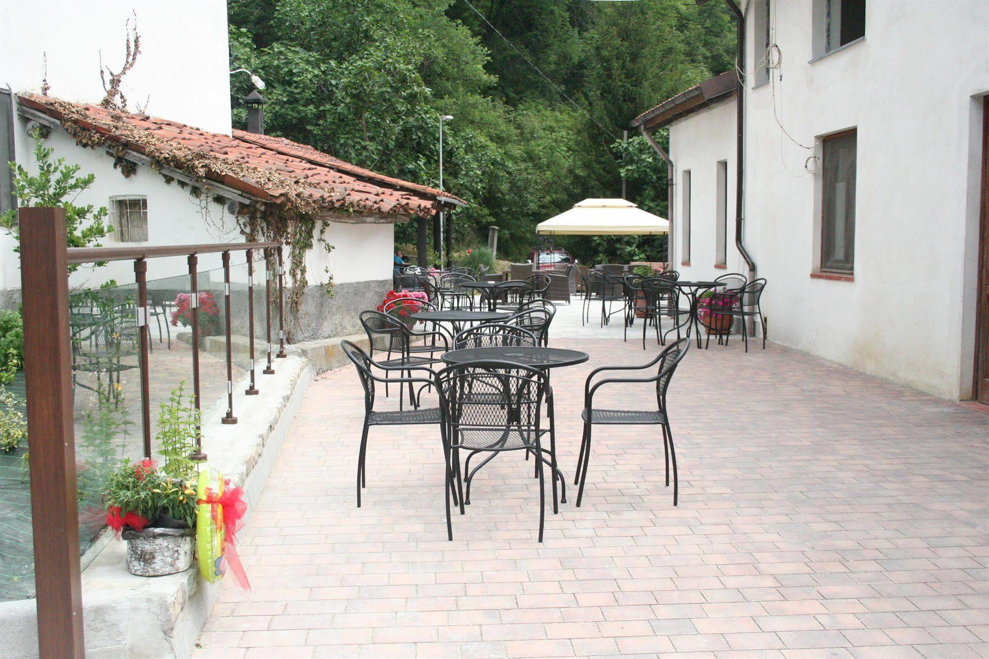 Agriturismo Cascina Del Vai Cairo Montenotte Exterior photo